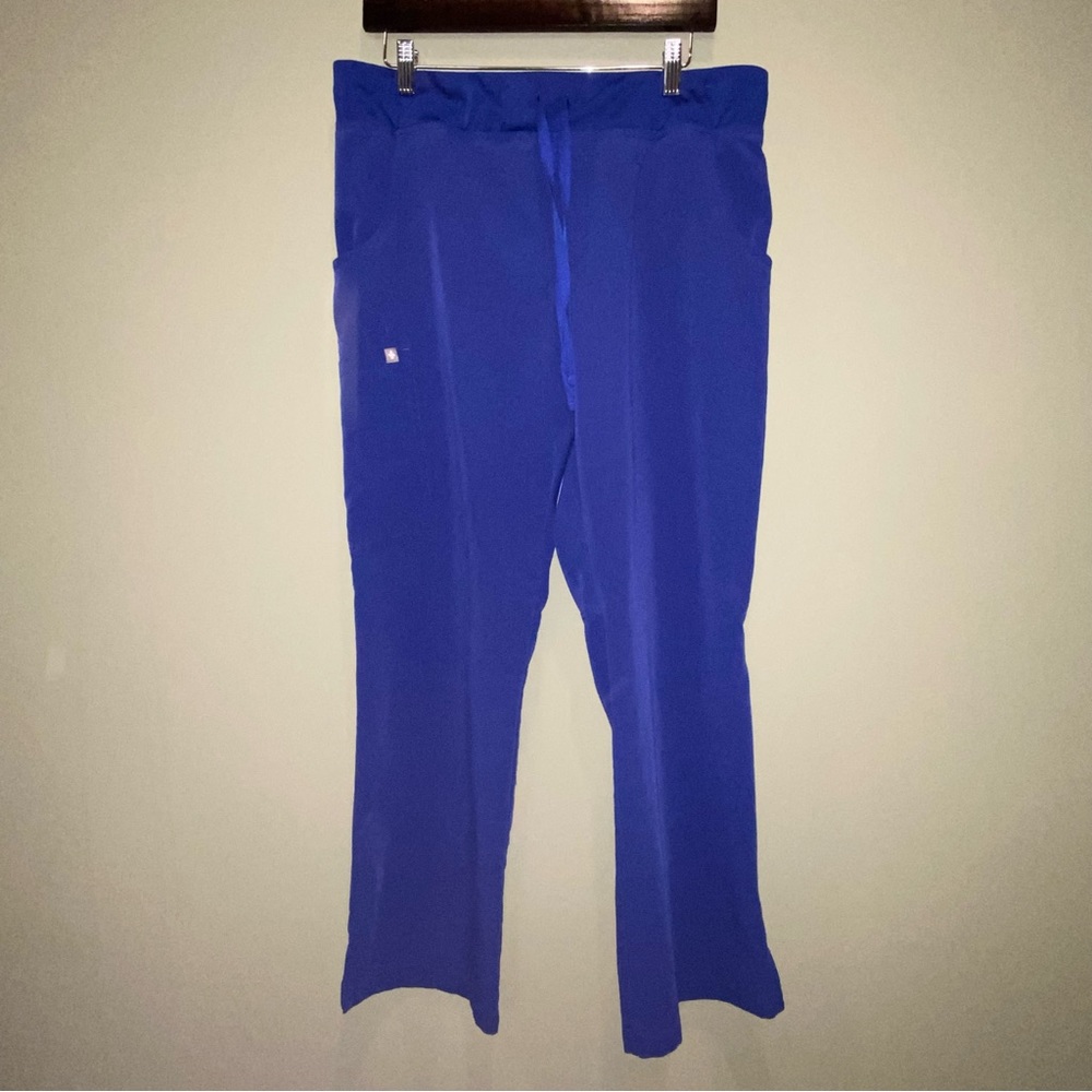Figs Womens Livingston Basic scrub pants - Size L Petite